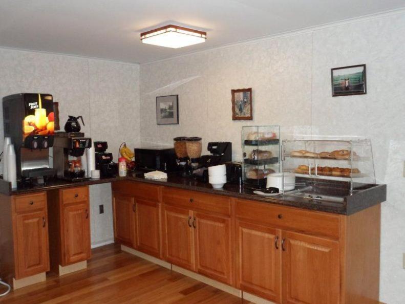 Cherry Lane Motor Inn Amish Country Ronks Eksteriør bilde